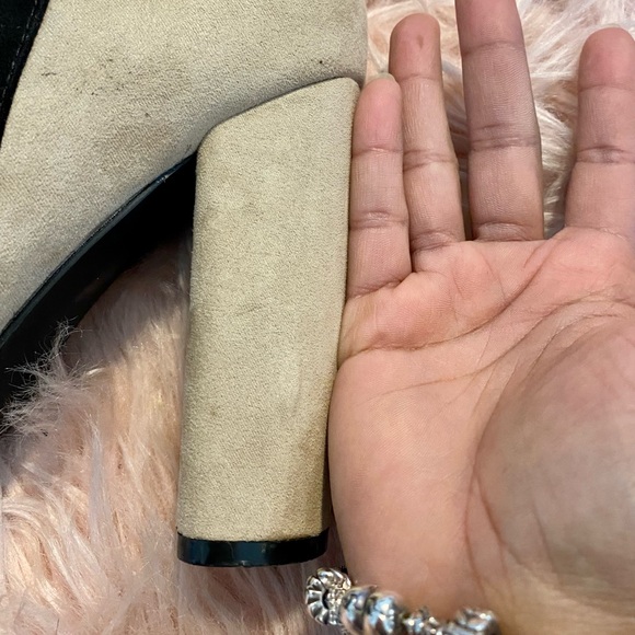 Yalah Side Zip Bootie - Picture 6 of 6